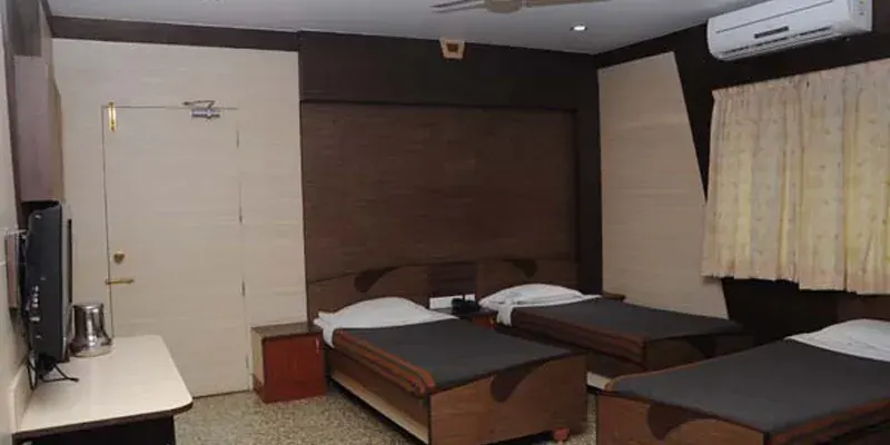 4 Bed Deluxe Room A/C